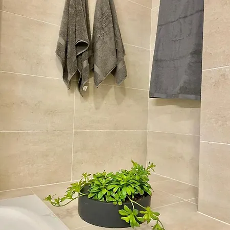 The Retreat House - Private Pool Appartement