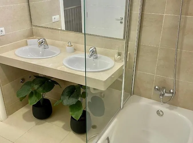 アパート The Retreat House - Private Pool